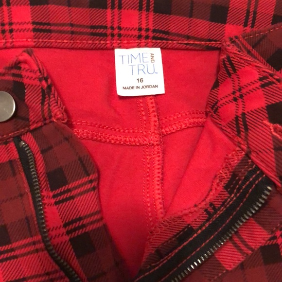Time and Tru size 16 skinny ankle pant. Red/burgundy/black plaid. - Picture 4 of 5